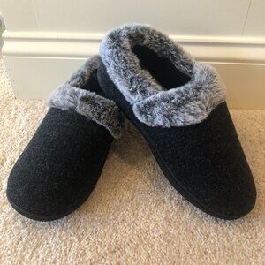 NWOT Memory Foam Slip-On Faux-Fur Slippers